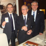 Da sinistra: Past President Lions Club Livorno Host Gianluca Giovannini - Governatore del Distretto Lions 108 LA (Toscana) Carlo Bianucci - Presidente Lions Club Livorno Host Duccio Cecchetti